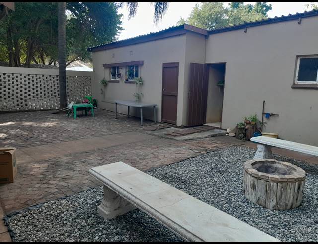 7 BEDROOM HOUSE FOR SALE IN RUSTENBURG CENTRAL